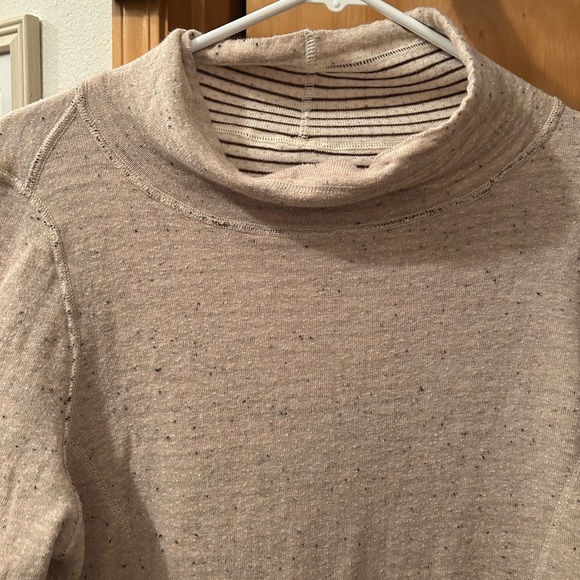 Aventura cowl neck reversible pull over - Picture 6 of 8